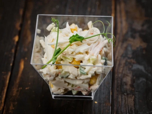 Креманка с крабовым салатом