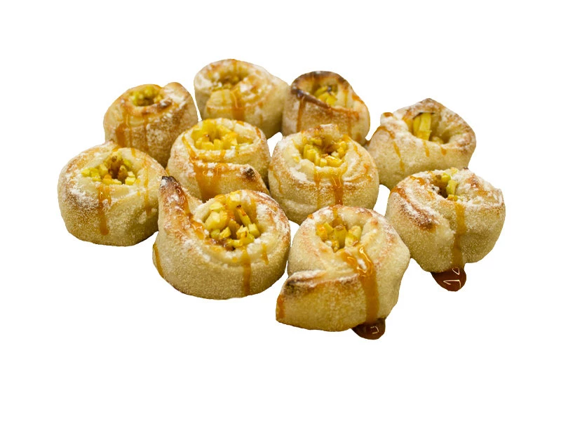 Рулетики с яблоком и корицей