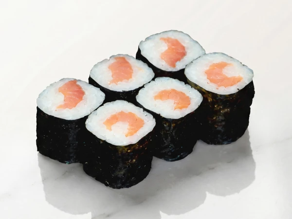 Мини ролл с копченым лососем