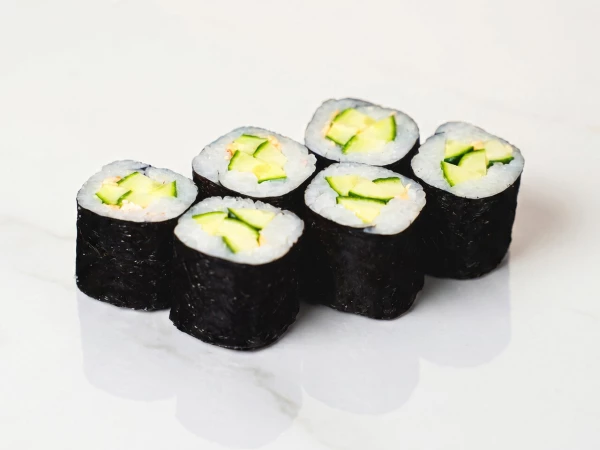 Мини ролл с огурцом