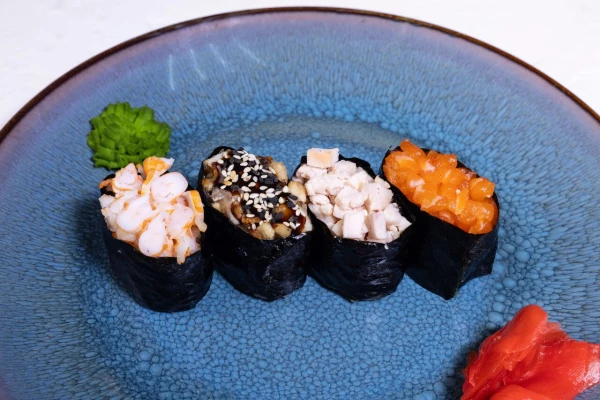 Гункан с угрём