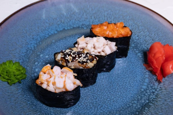 Гункан с креветкой