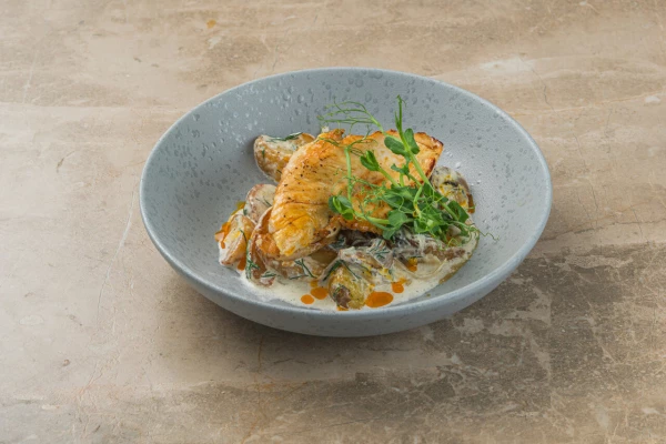 Филе индейки с картофелем и грибами в сливочном соусе. осень