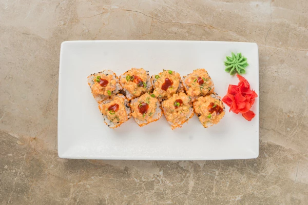 Ролл с тартаром из лосося