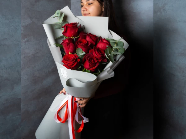 9 красных роз