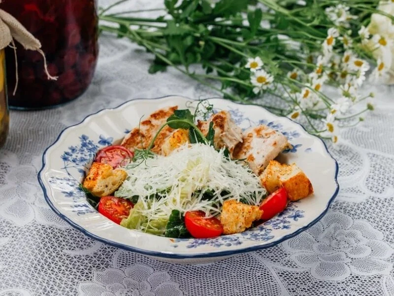 Цезарь с курицей