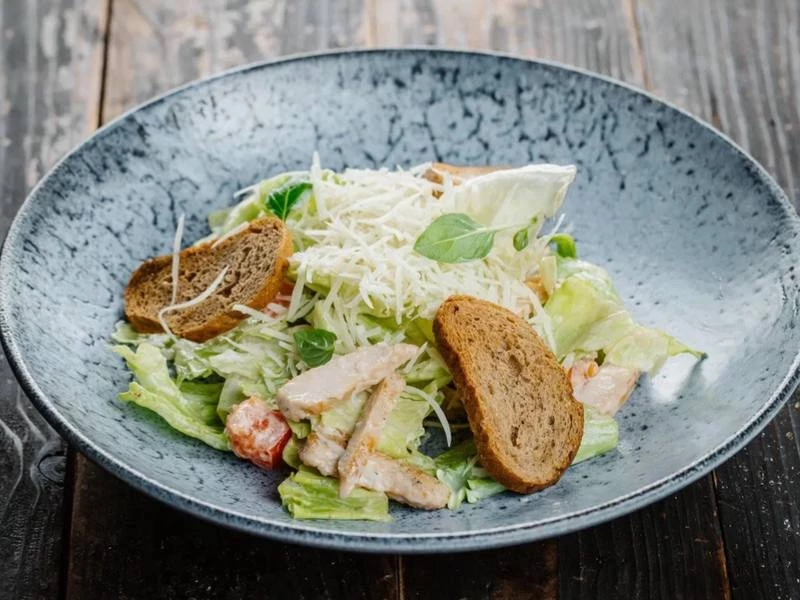 Мини-цезарь с птицей