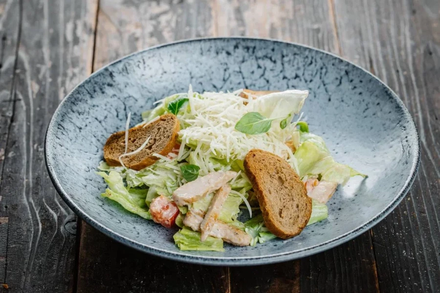 Цезарь с курицей