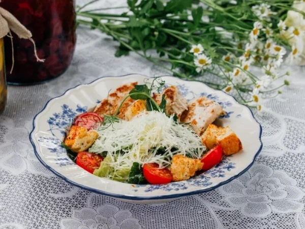 Цезарь с курицей