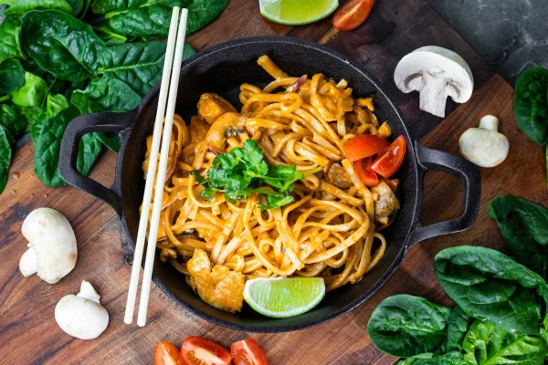 Паста ТОМ ЯМ с Курочкой