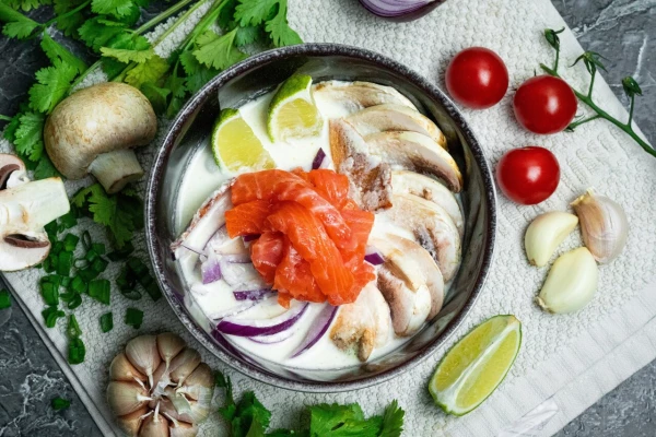 Том Кха / лосось