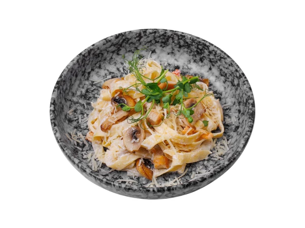 Паста с курицей и грибами