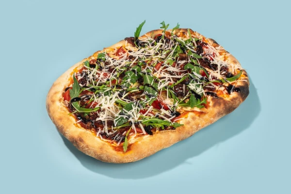 Пицца Римская с вялеными томатами