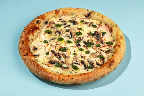 Пицца курица с грибами и дор блю 