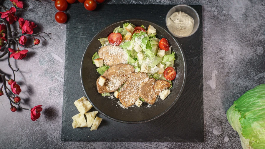 Японский цезарь с курицей