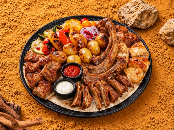 Ассорти из баранины с овощами