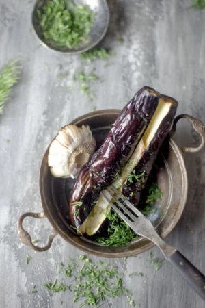 Шашлык из свежего баклажана с курдючным жиром 