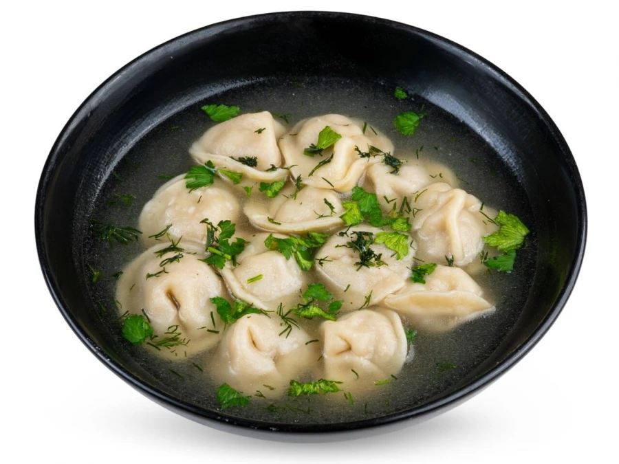 Пельмени с бульоном