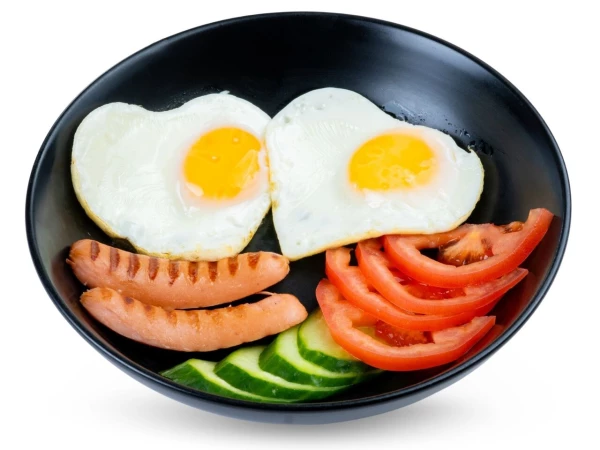 Яичница с сосиской