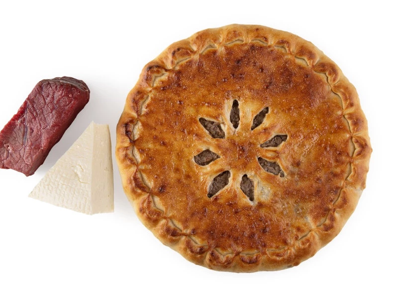 Пирог с мясом и сыром