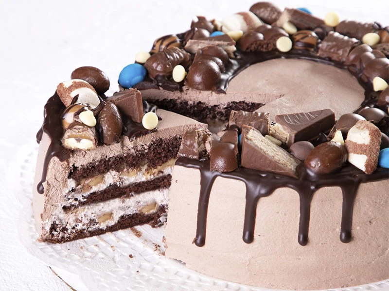 Торт Бисквитный шоколадный с бананом (2000 гр)