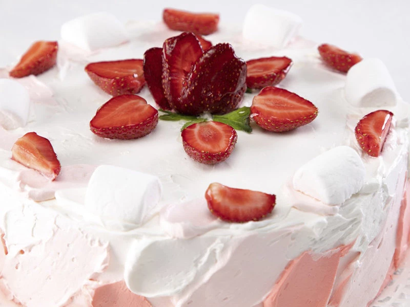 Торт Бисквитный с клубникой (2000 гр)