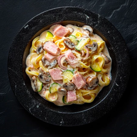 Паста с ветчиной и грибами