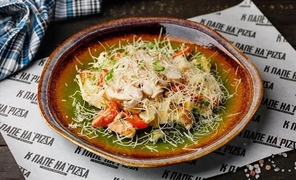 Цезарь с филе цыпленка 200г