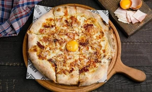 Пицца Карбонара с беконом 620г