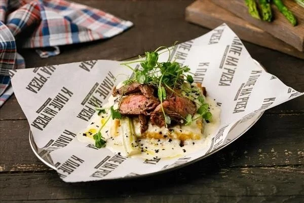 Сырная вафля с ростбифом