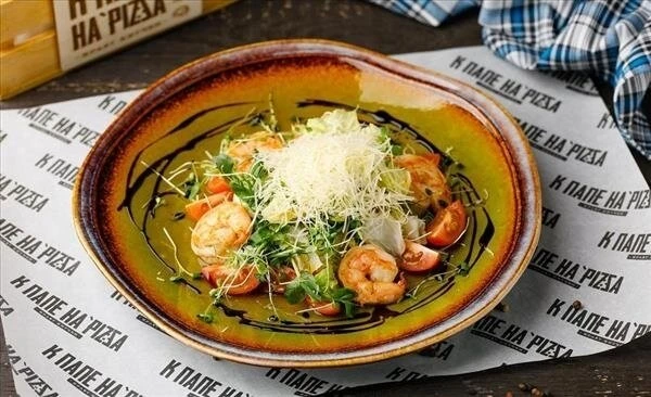 Грин салат с рукколой и креветками 200г