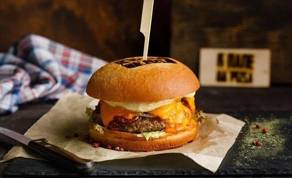 Бургер Классический с мраморной говядиной и соусом Фефер 410г