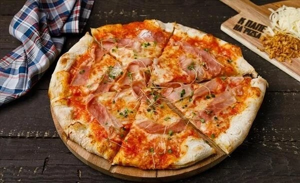 Пицца С пармской ветчиной и рукколой 550г