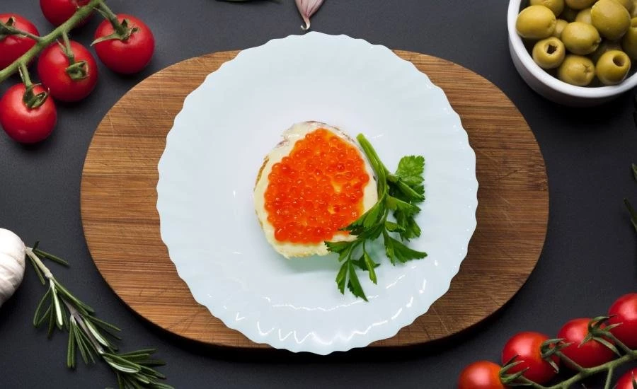 Бутерброд с красной икрой