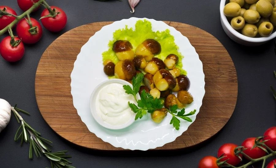 Грибы белые маринованные