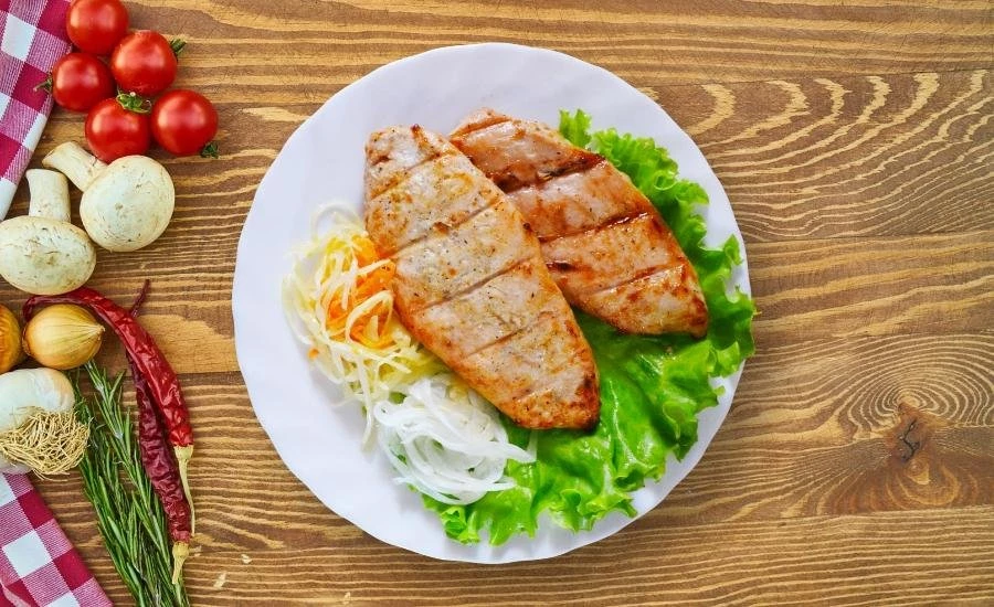 Куриная грудка на углях
