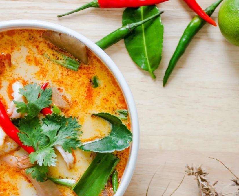 Суп Том ям копченой курочкой 