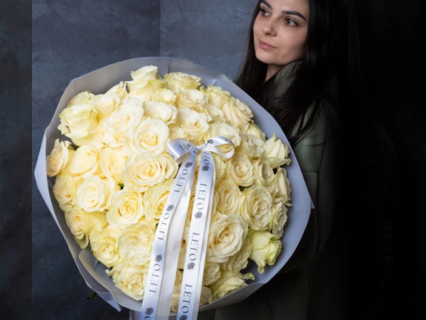 51 белая роза