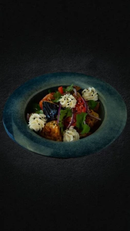 Теплый салат с баклажанами