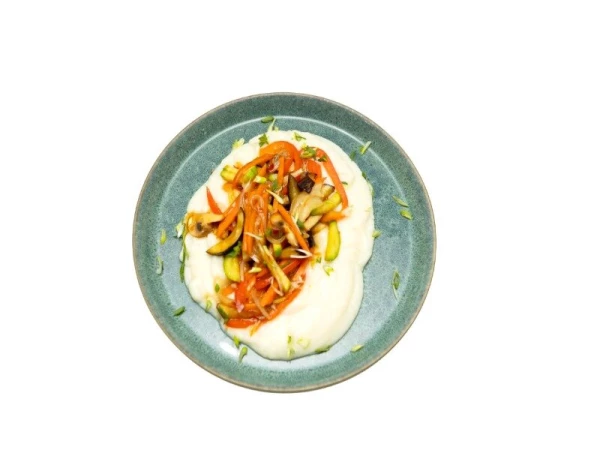 Овощи на подушке из цветной капусты