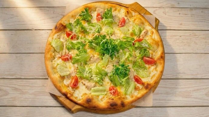ЦЕЗАРЬ С КУРИЦЕЙ пицца