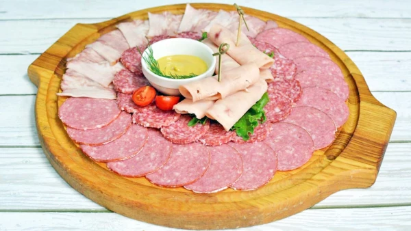 Мясная тарелка