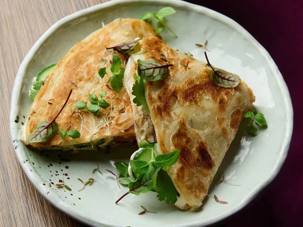 Роти с говядиной и свежими овощами