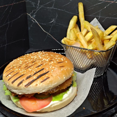 Big Chicken Burger + фри/айдахо + соус на выбор