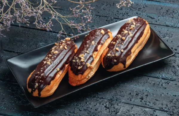 Эклер Кофейно-ореховый