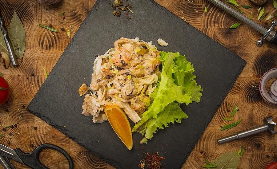 Салат с морепродуктами