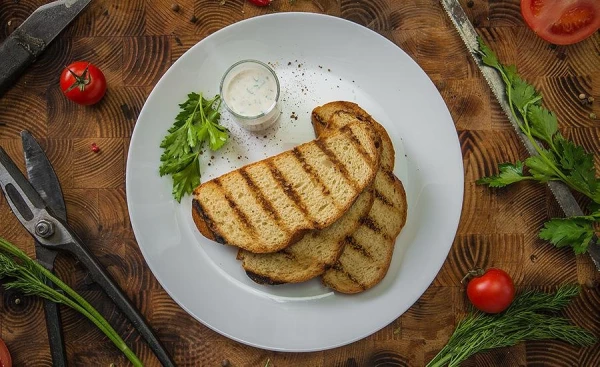 Гренки чесночные