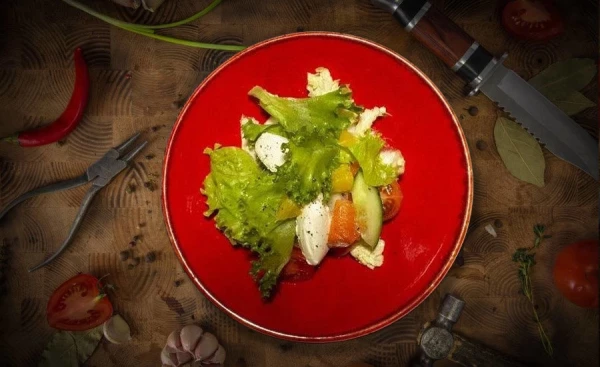 Салат с семгой и творожным сыром