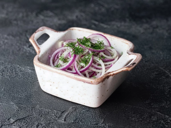 Лук маринованный
