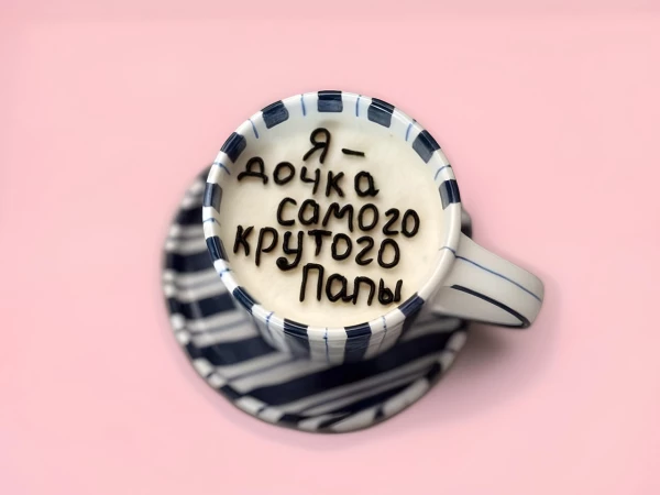 Торт в кружке «Красный бархат